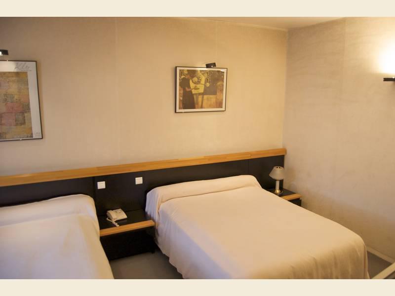 Absolue Renaissance Hotel Magny-Cours Bagian luar foto