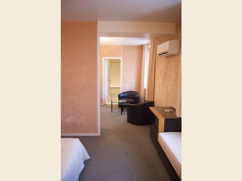 Absolue Renaissance Hotel Magny-Cours Bagian luar foto